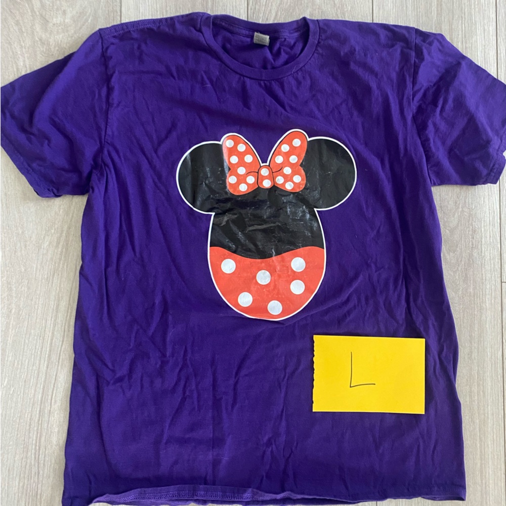 Purple Minnie Mouse egg t shirt size L